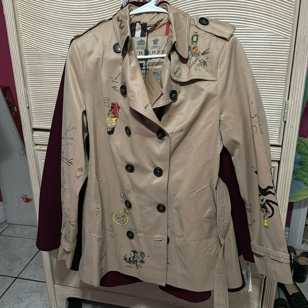 NWT Burberry trench Coat with anime print sz L.
